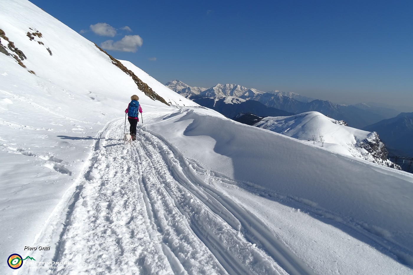 81 Si cammina bene sulla neve morbida.JPG